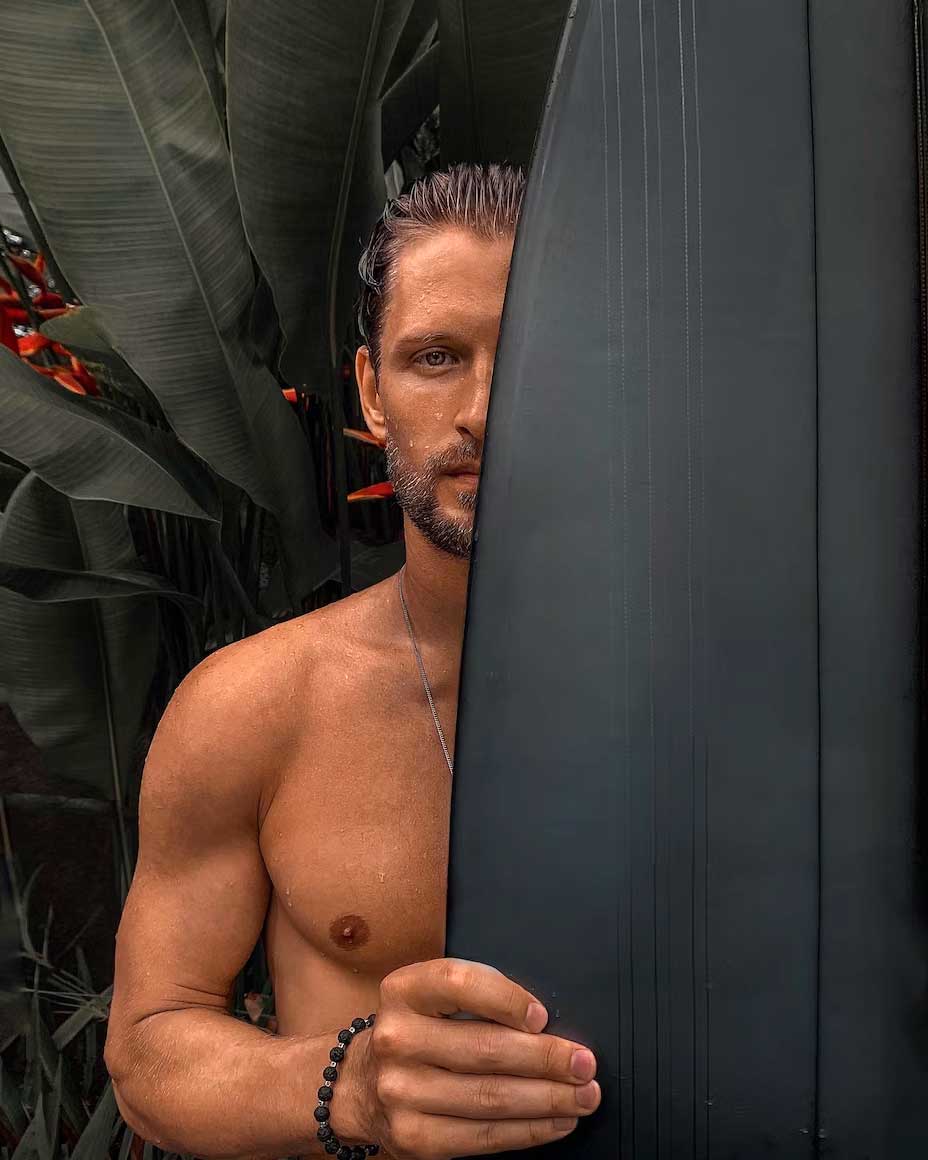 surfer3.jpg